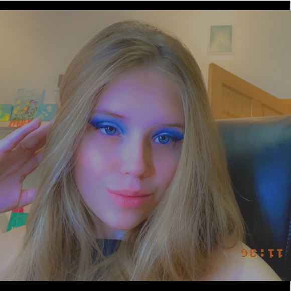 Meet your Posher, Kaitlin - Picture 1 of 1